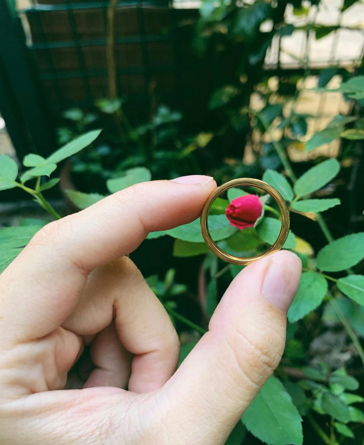 Rose Necklace in Gold