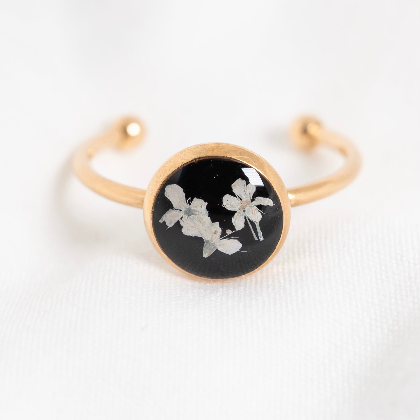 Black Queen Anne's Lace Ring