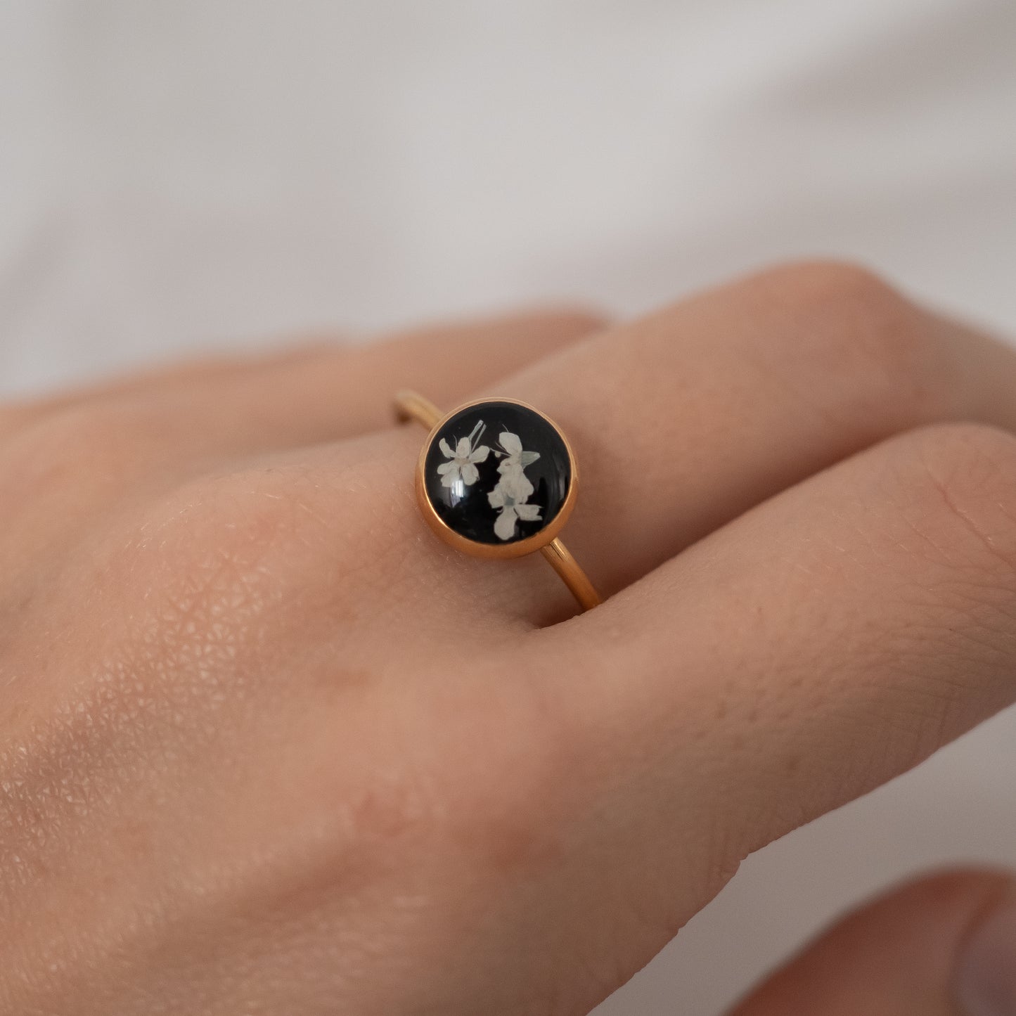 Black Queen Anne's Lace Ring